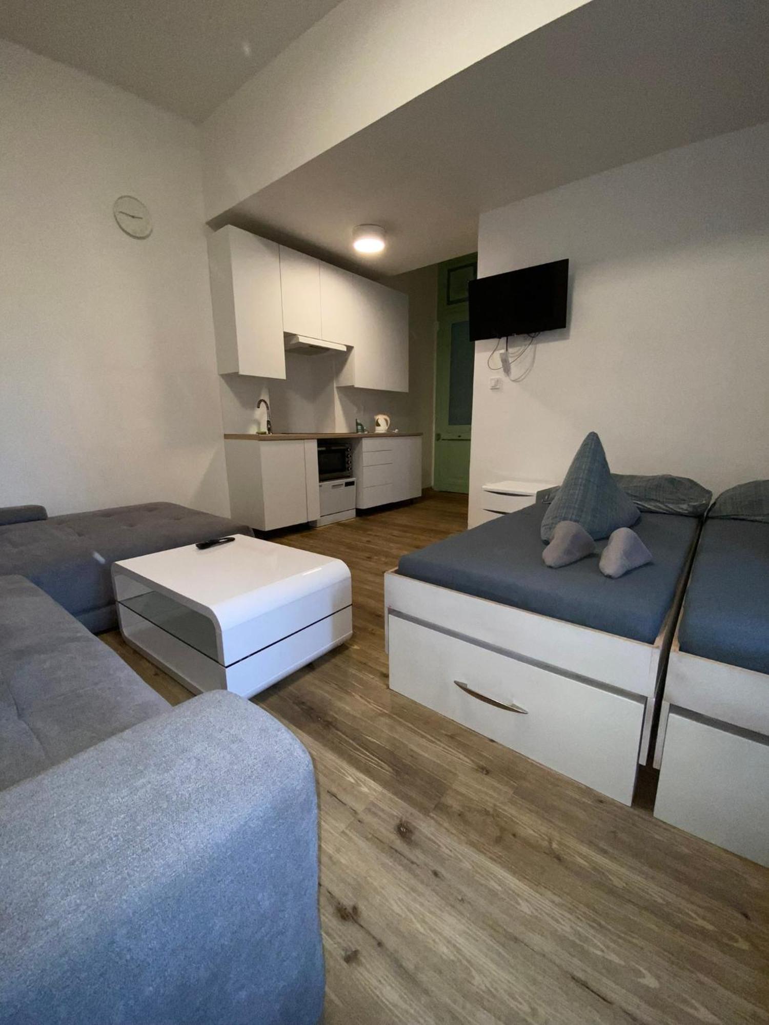Minato Apartments Ostrava Center Buitenkant foto